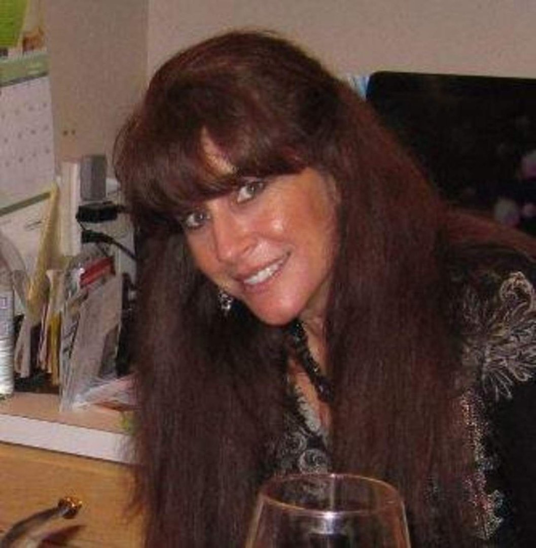 Amy Kirk's album, Profile Pictures
