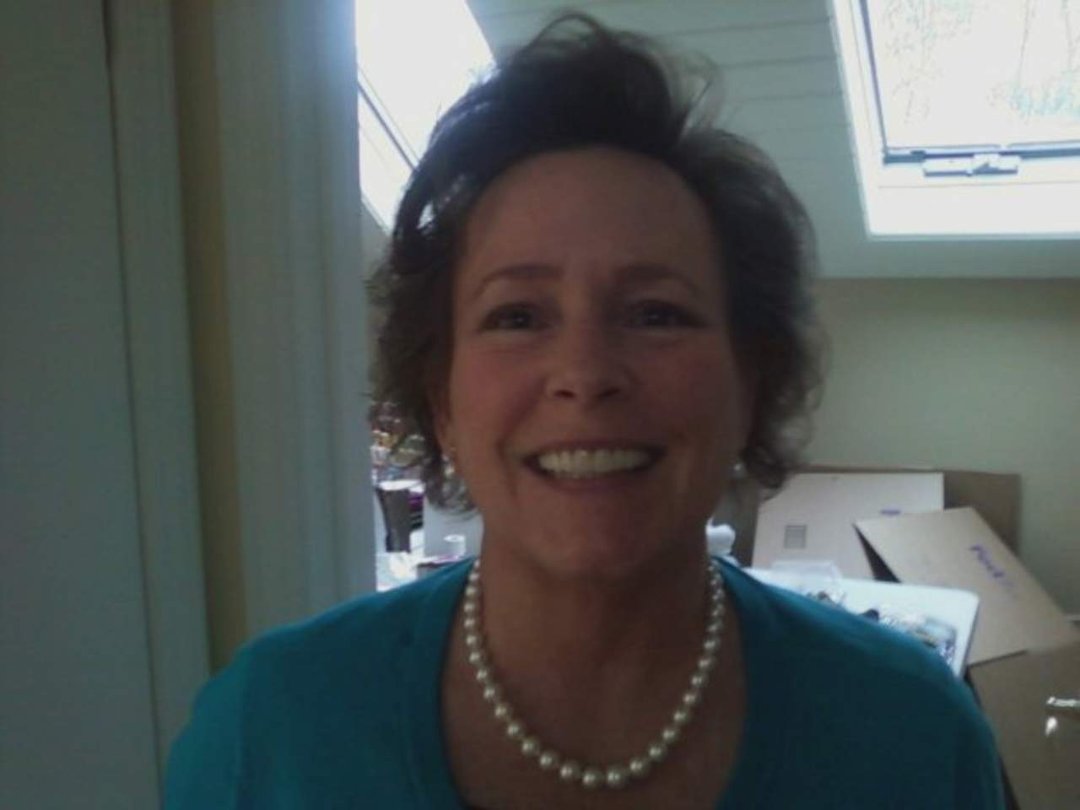 Sue Broomhead's album, Profile Pictures