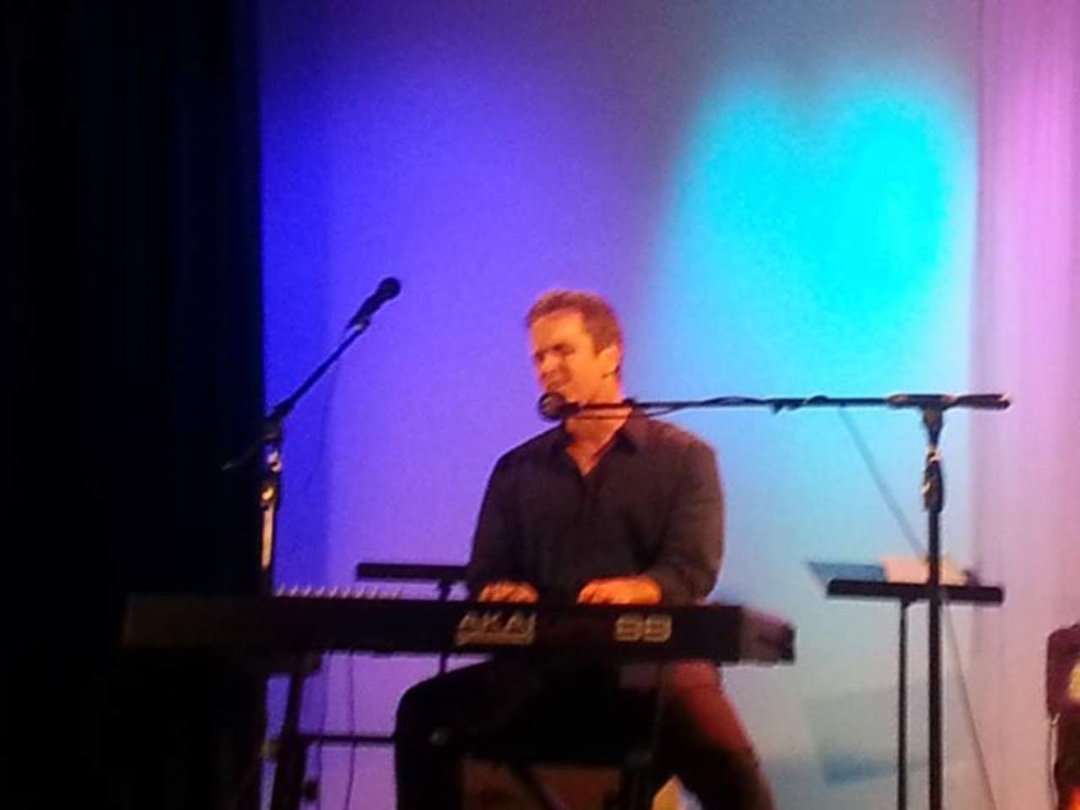 Gary Robison's album, Mobile Uploads
