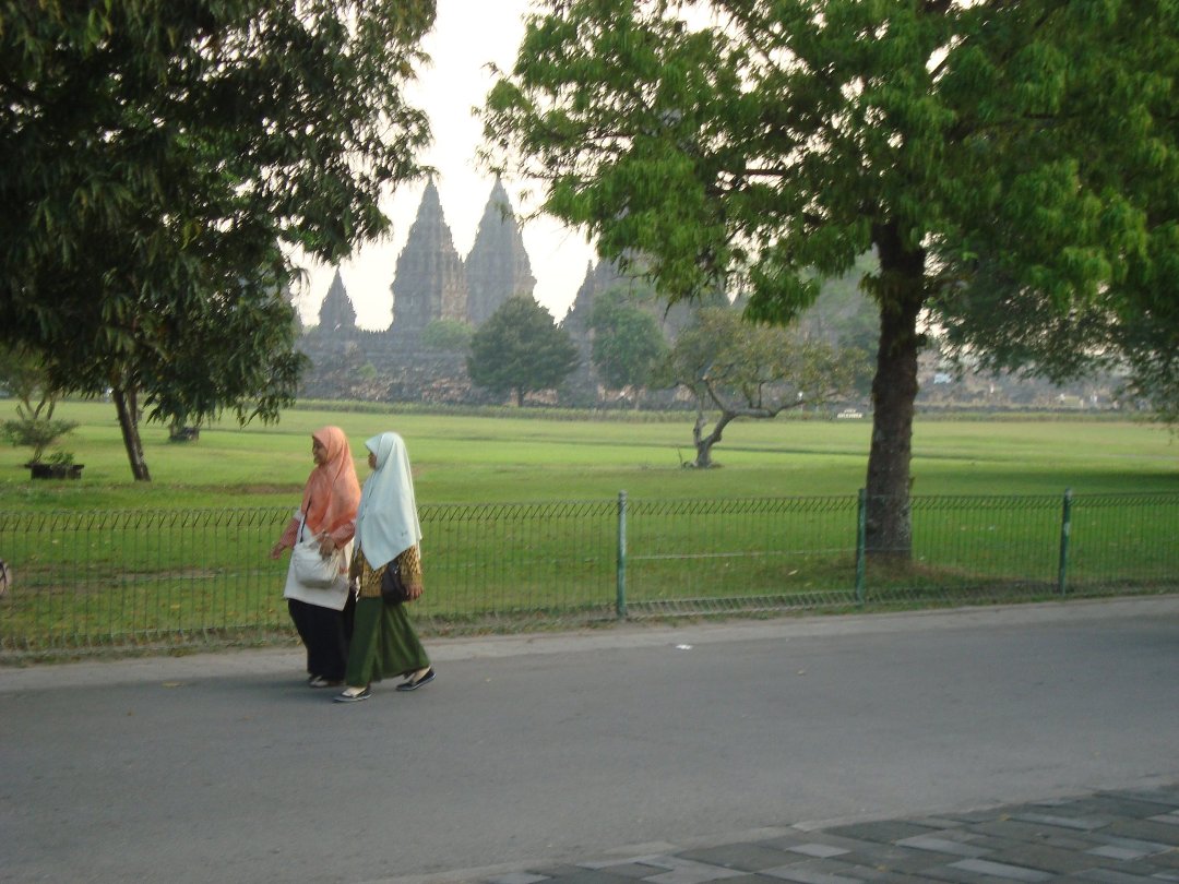 Joe Ritchie's album, Yogyakarta - Borobudur and Prambanan temples