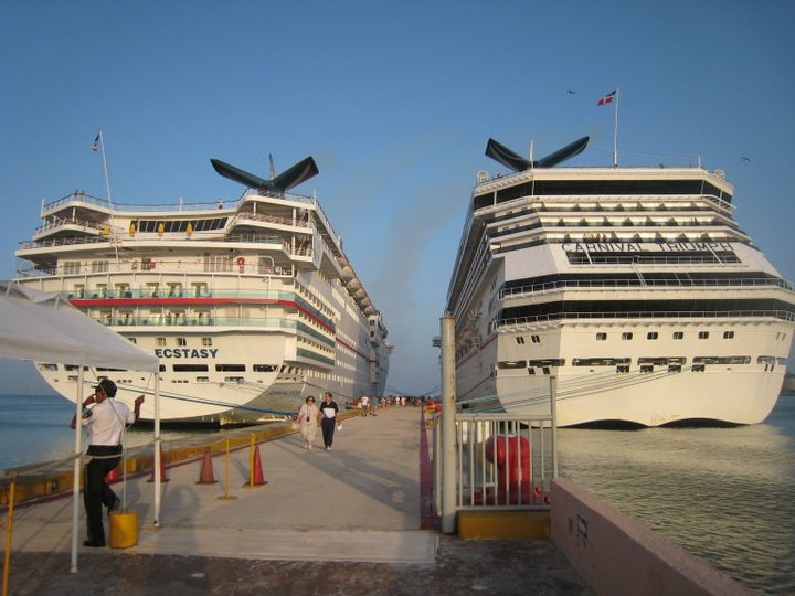 Ronald Simmons' album, Cruise 2010