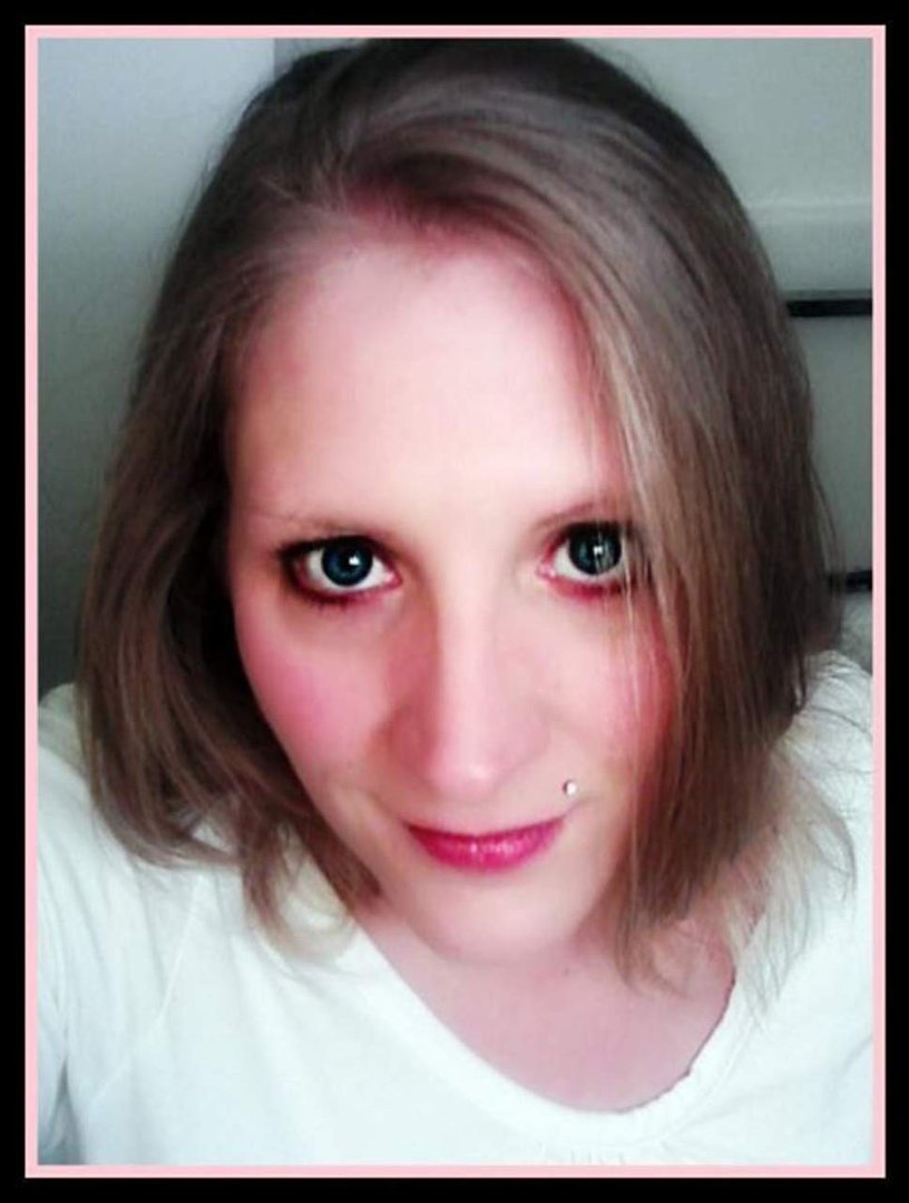 Amanda Scott's album, Profile Pictures