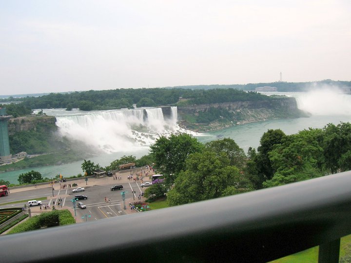 Leslie Comer's album, Niagara Falls