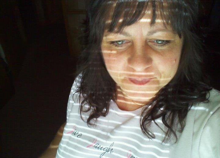 Luiza Alves' album, Profile Pictures