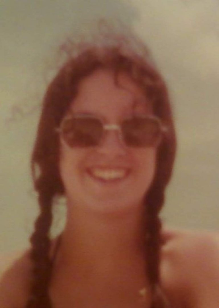Cecilia Mitchell's album, Profile Pictures