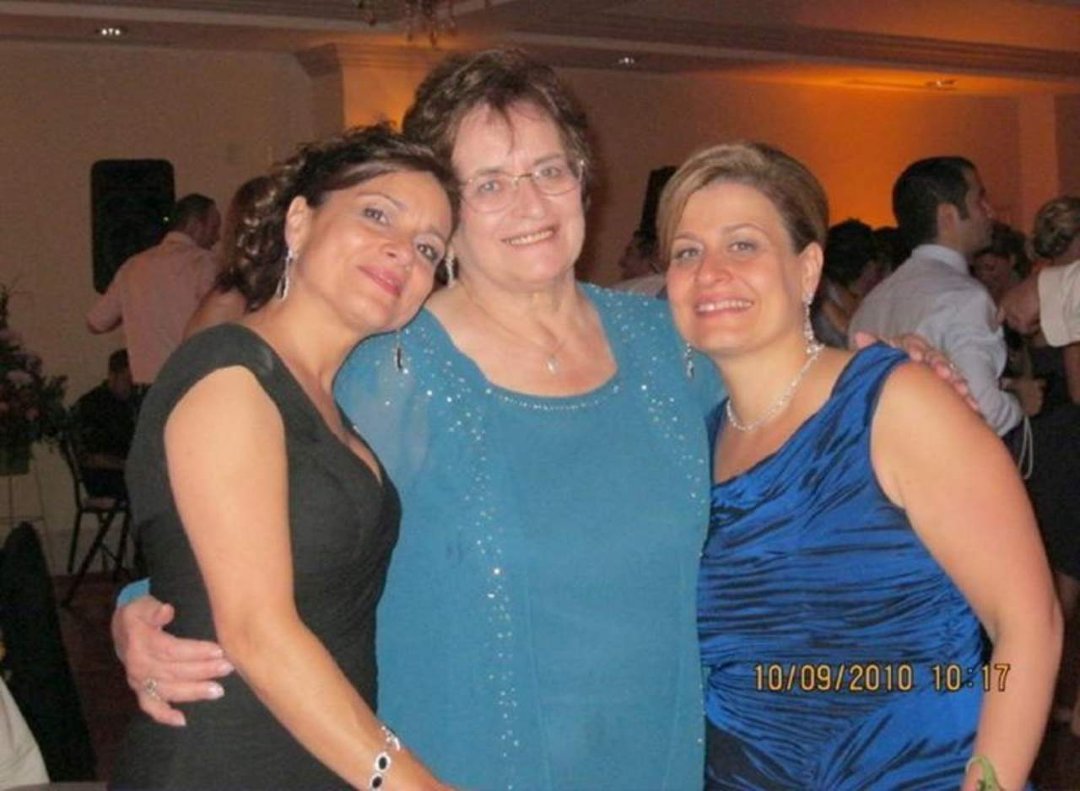 Jo Anne Esfahani's album, Profile Pictures