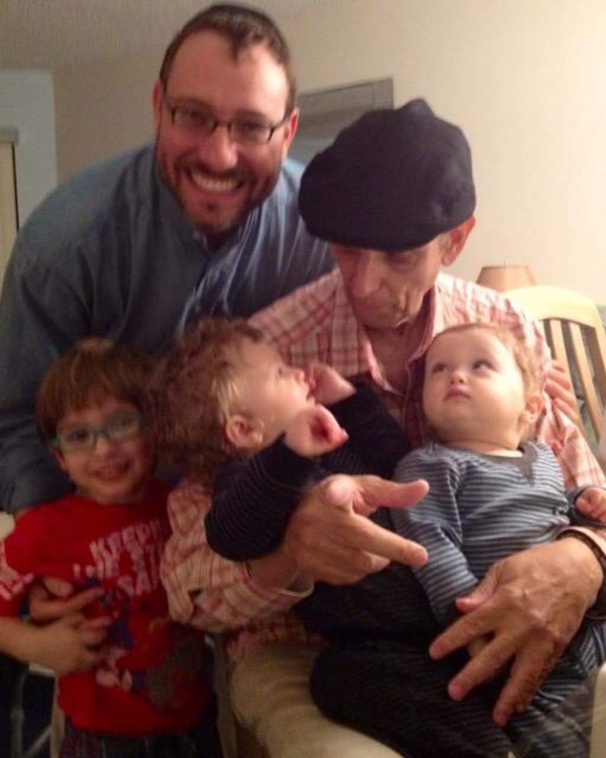 Rabbi Singer's album, Mobile Uploads