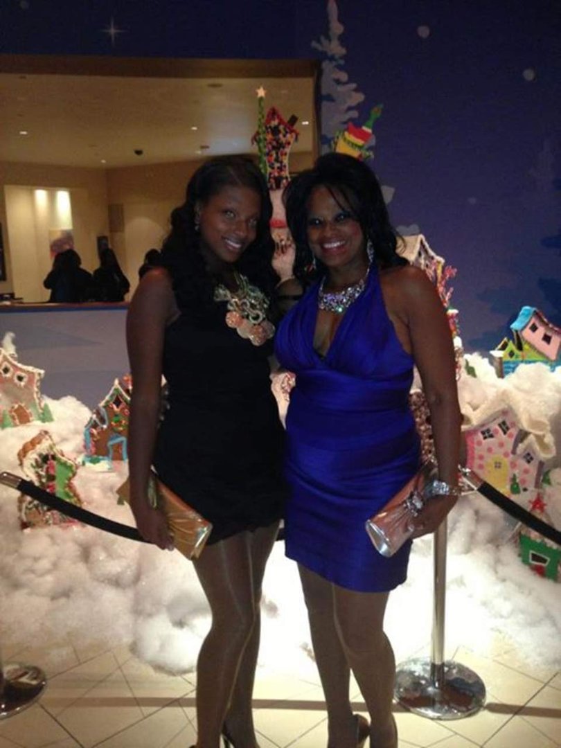 Aisha Adekunle's album, Mobile Uploads