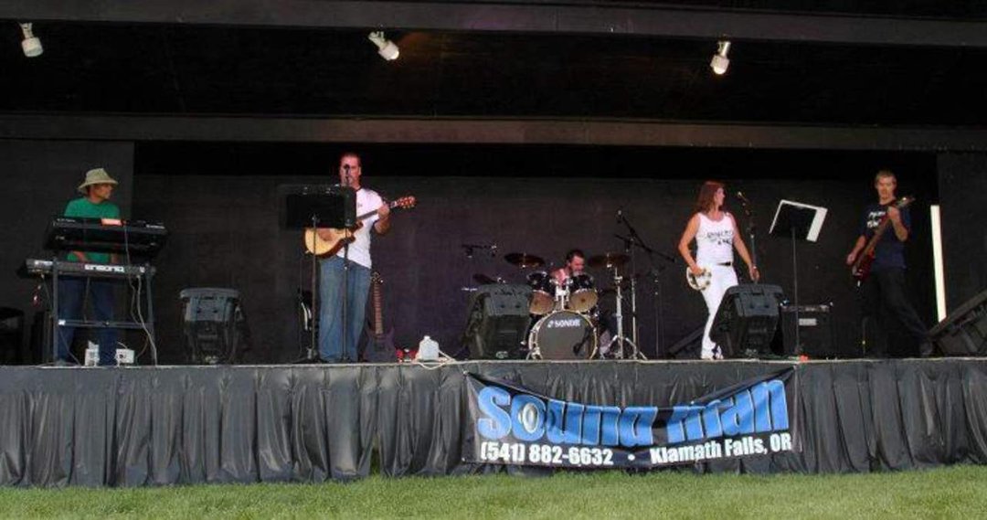 Larry Floyd's album, Battle of the Bands 2011
