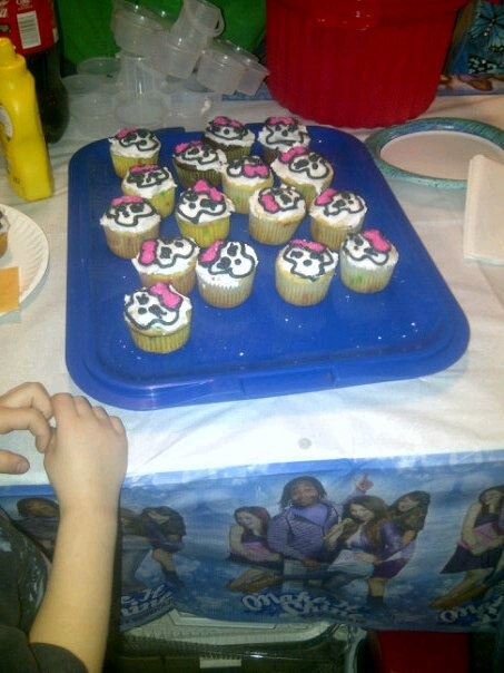 Phyllis Howe's album, Kayla and Madisyn party 2012