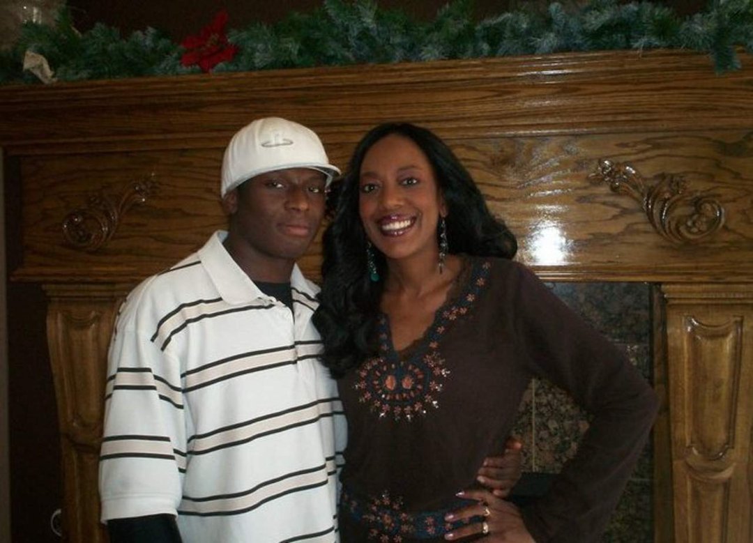 Laraba Irving's album, Profile Pictures