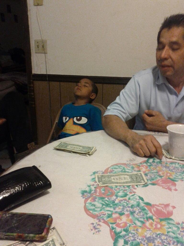 Abigail SANCHEZ's album, EN LA CASA CON MIS PAPAS,COMIENDO CEVICHE Y AGUACHILES