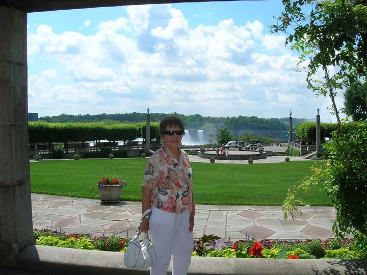 Leslie Comer's album, Niagara Falls