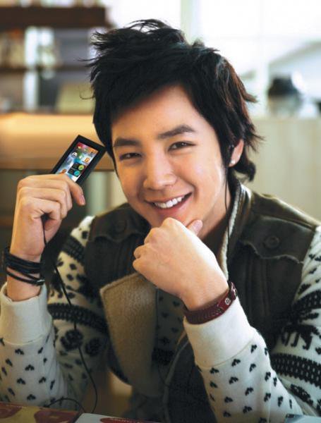 Nur Zain's album, Geun Suk's Area .. :))