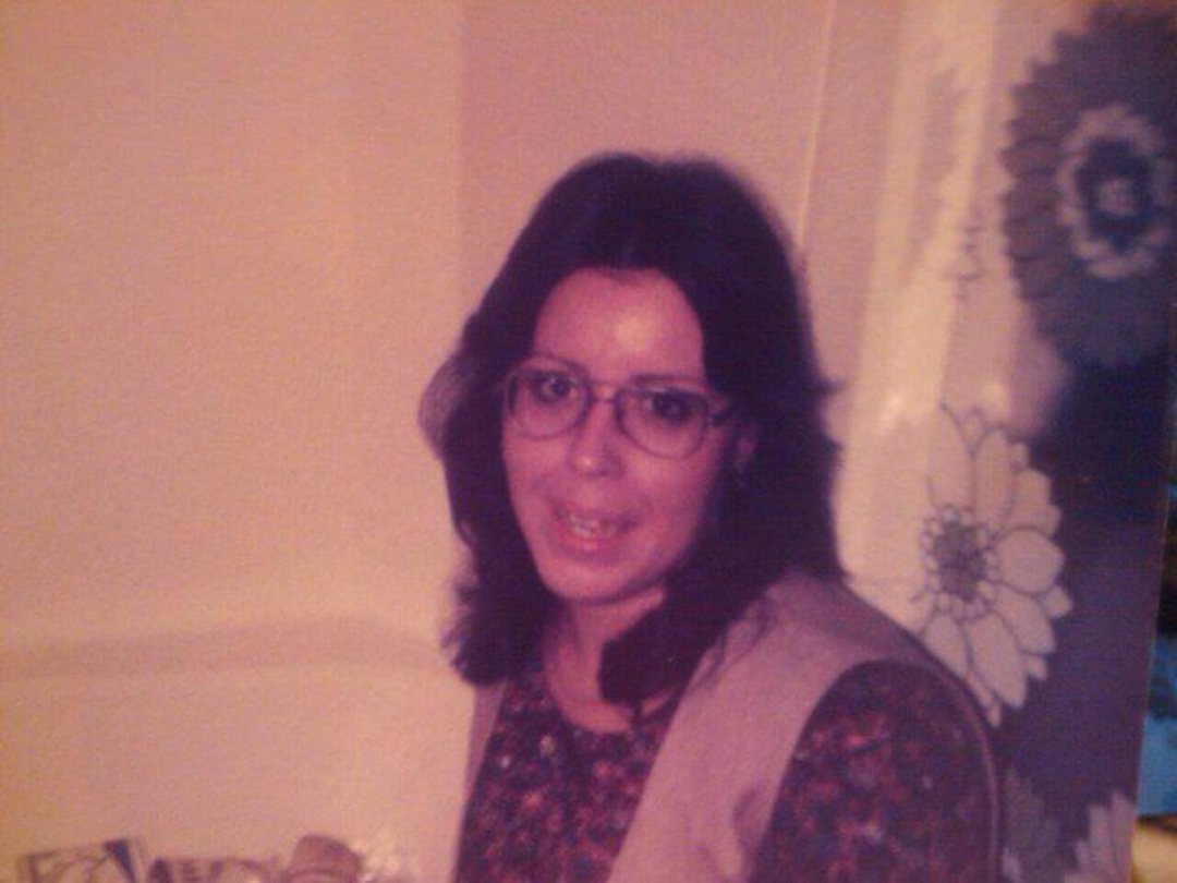 Donna Bates' album, Profile Pictures