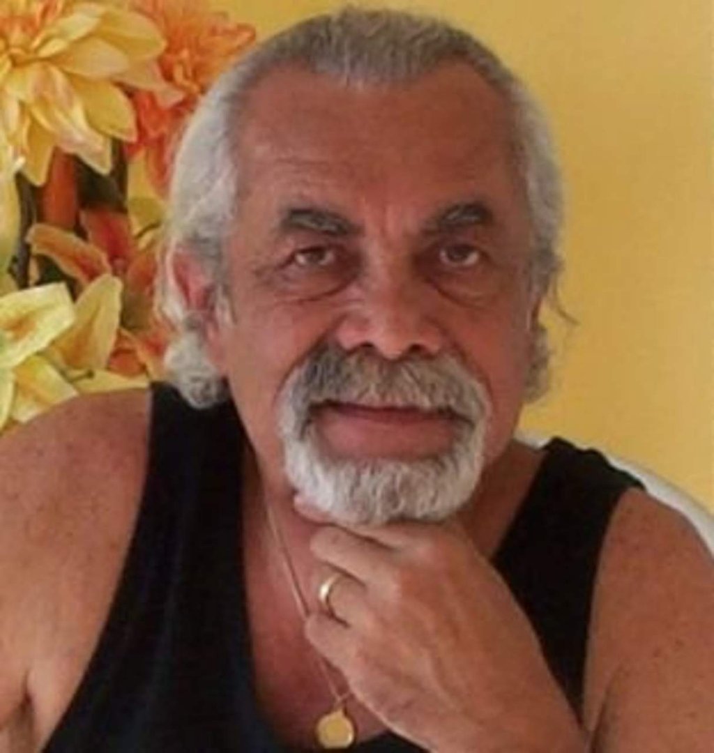 Robert Lopez's album, Profile Pictures