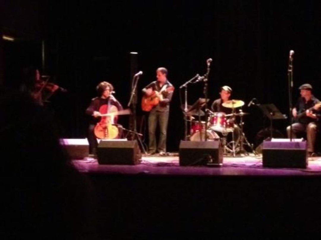 Jason Singer's album, Mobile Uploads