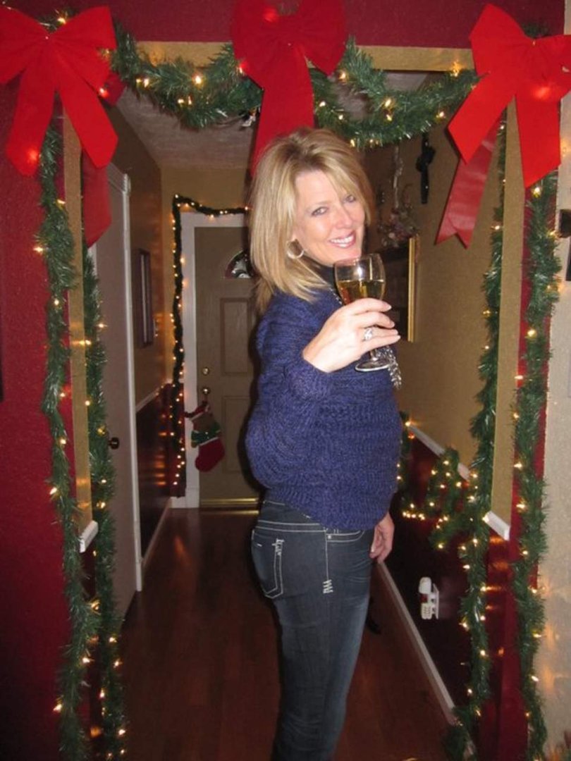 Kimberly Wolf's album, Christmas at Annette's 2010