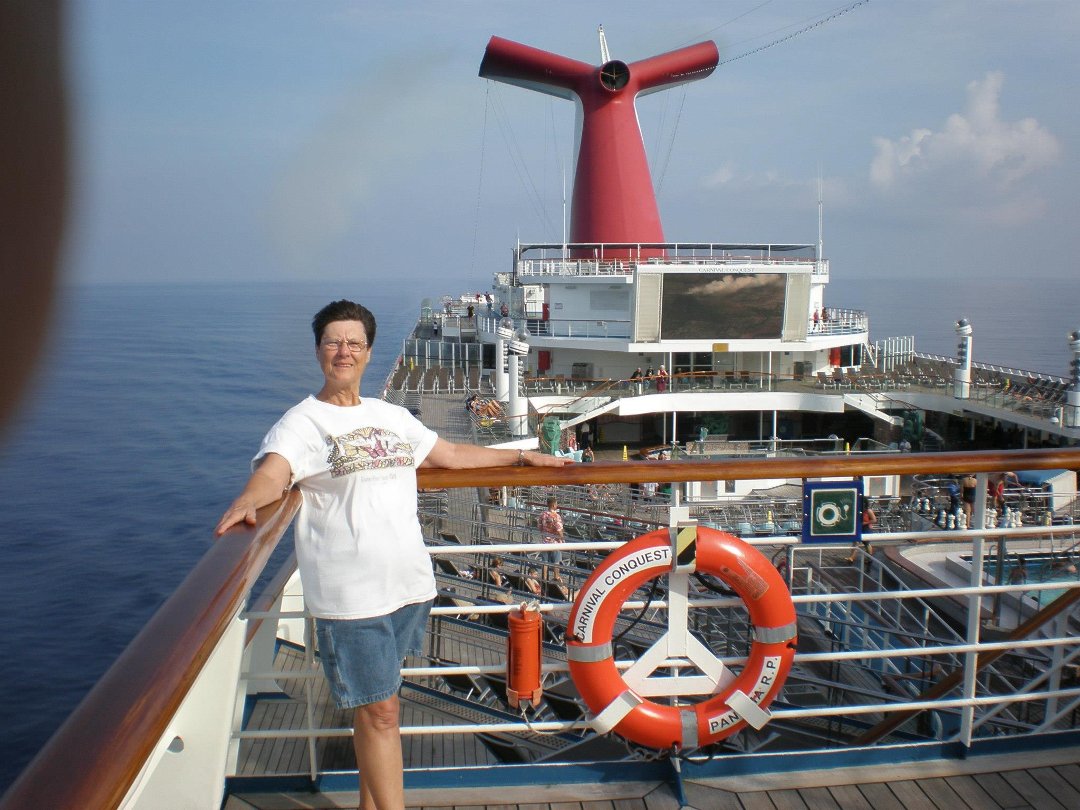 Dawn Wiktor's album, Cruise 2010 - Patty