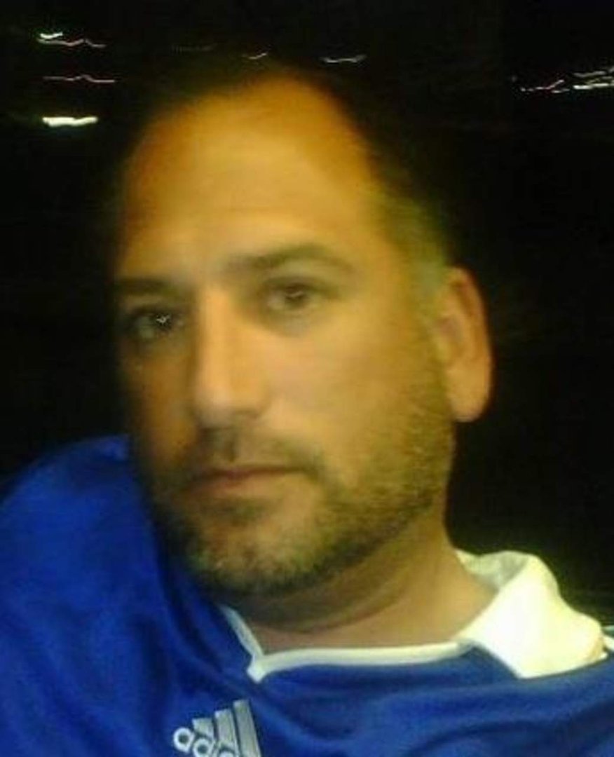 Luis Gutierrez's album, Profile Pictures