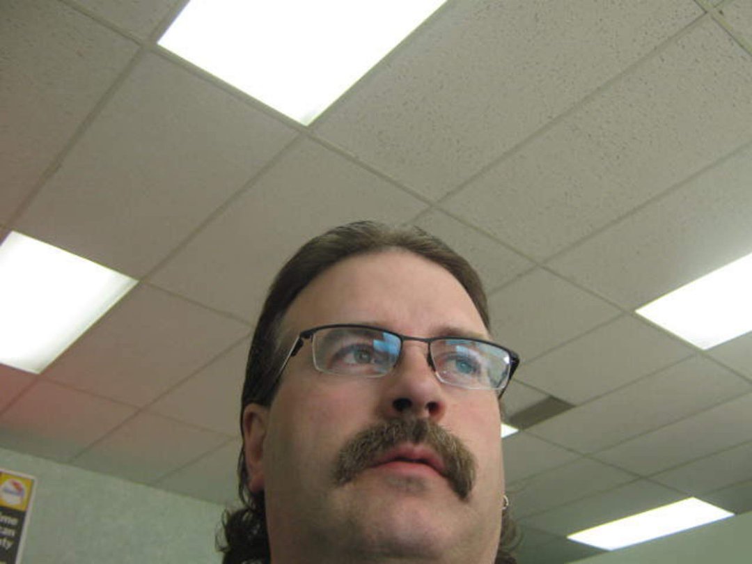 Earl Chatlain's album, Profile Pictures