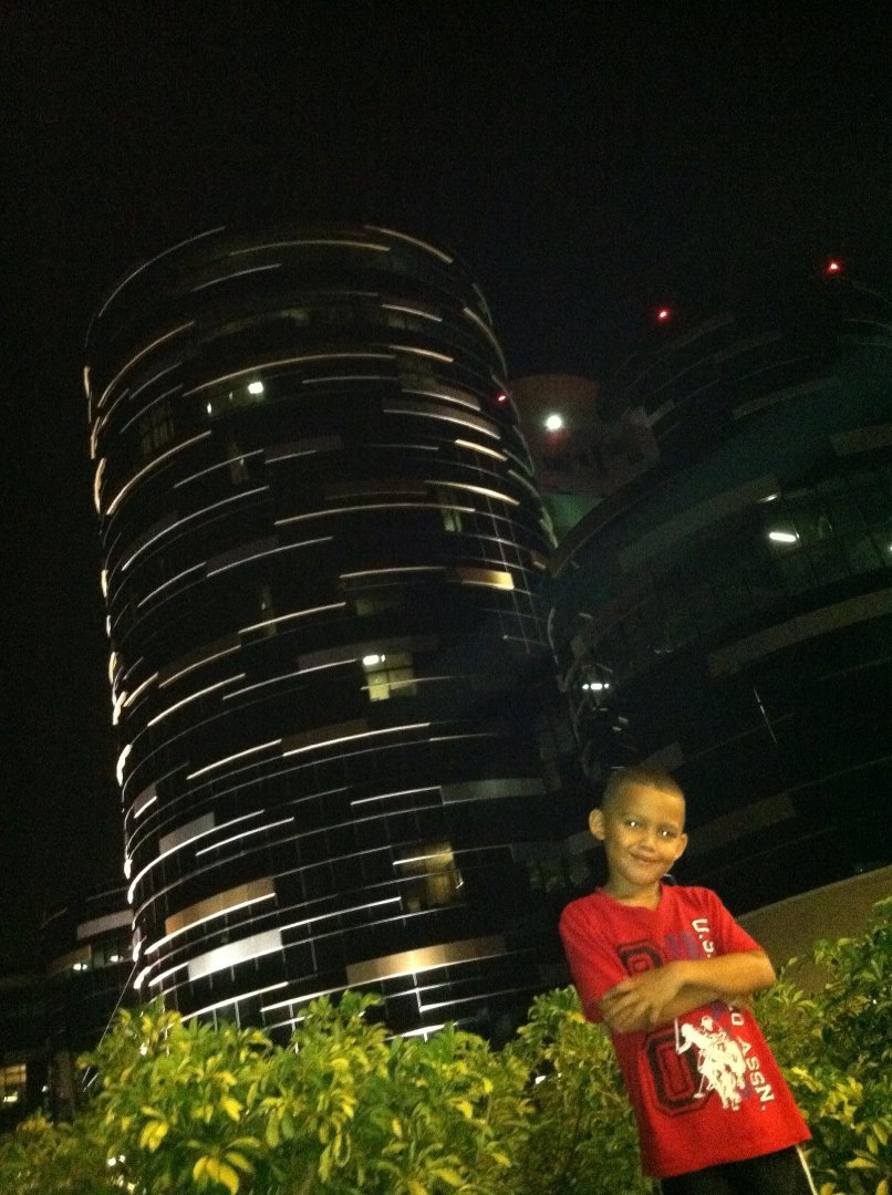 Cesar Machado Arias' album, Mobile Uploads