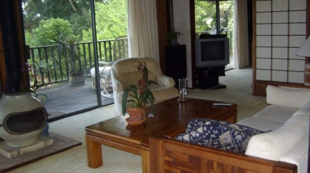 Gi Gi Angst's album, Our peaceful home on the Big Island