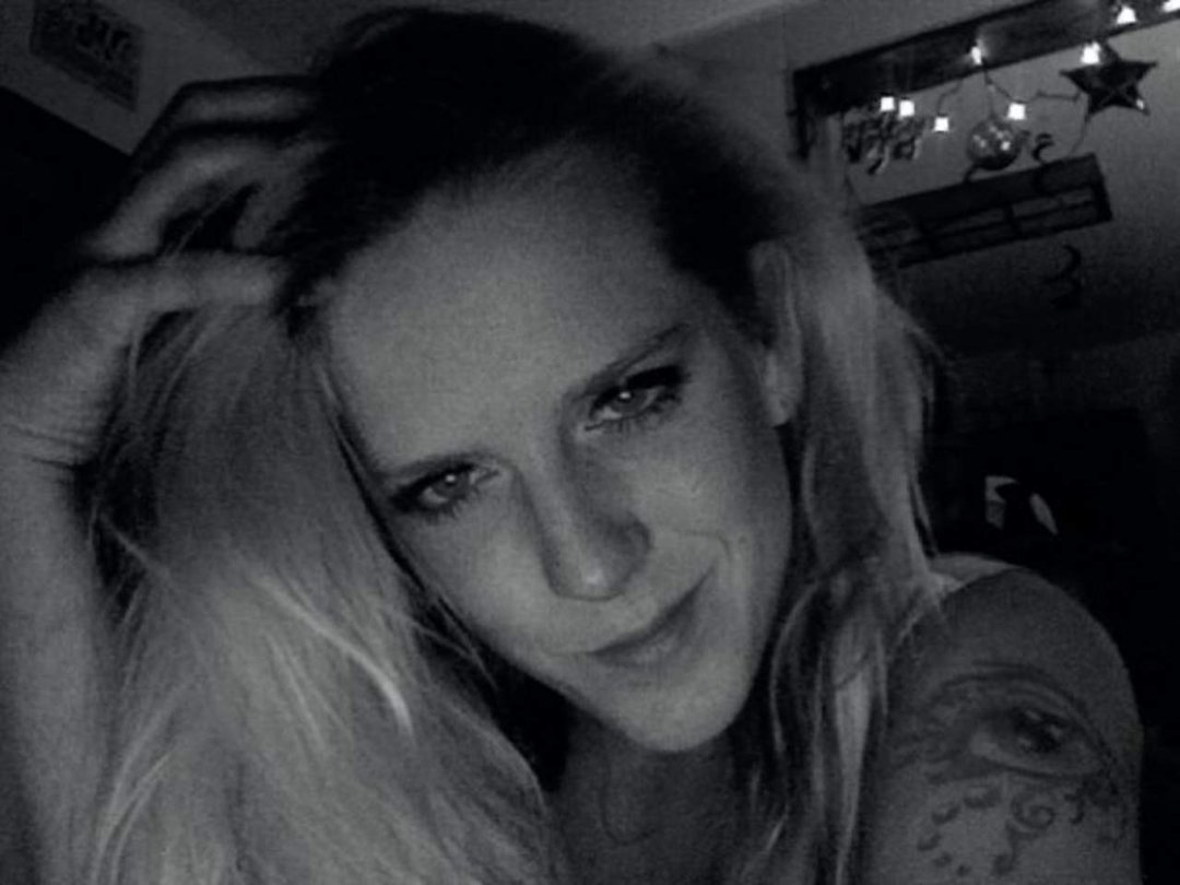 Danielle Edwards' album, deV