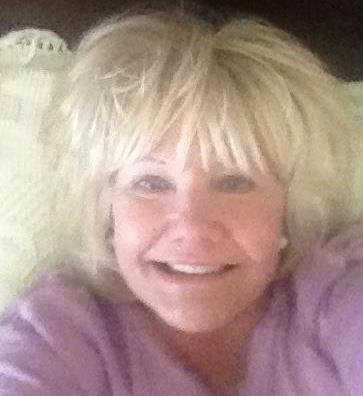 Suzanne Stone's album, Profile Pictures