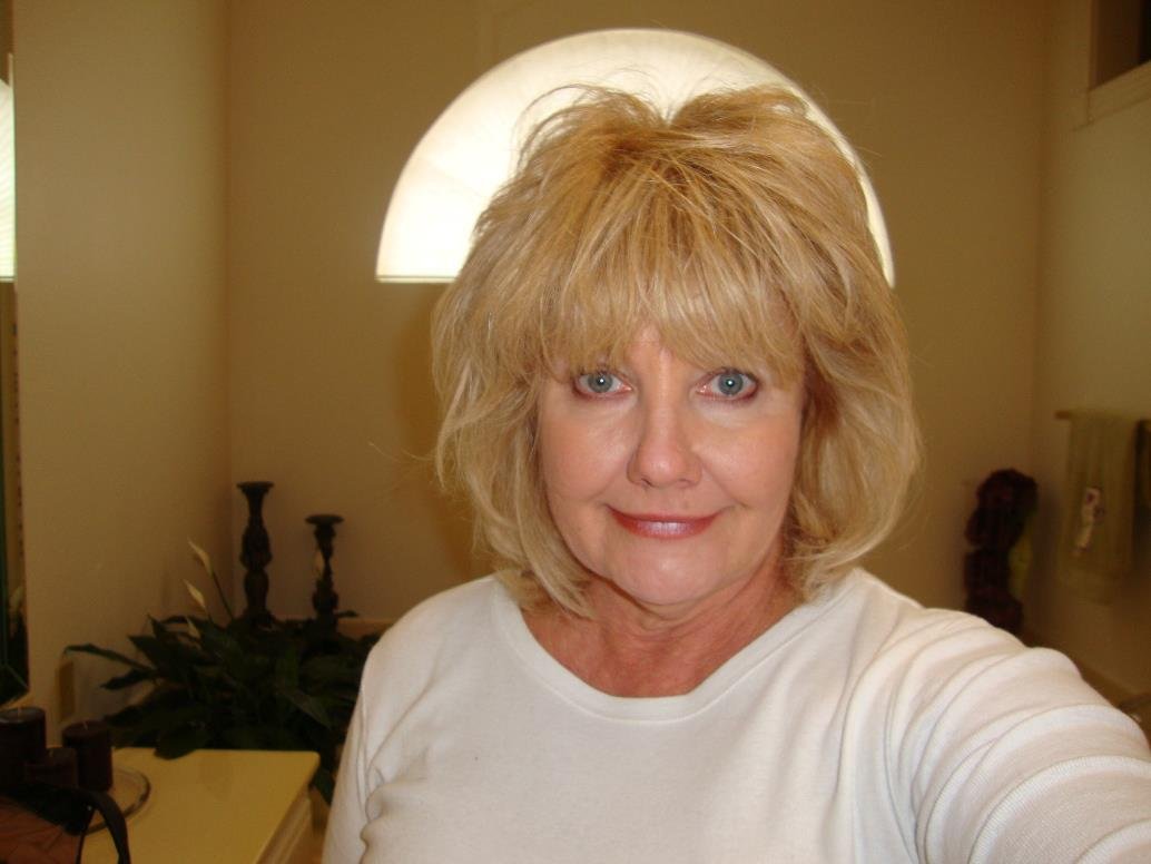 Suzanne Stone's album, Profile Pictures
