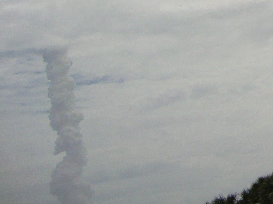 Leonard Coia's album, Final shuttle launch-July 8, 2011