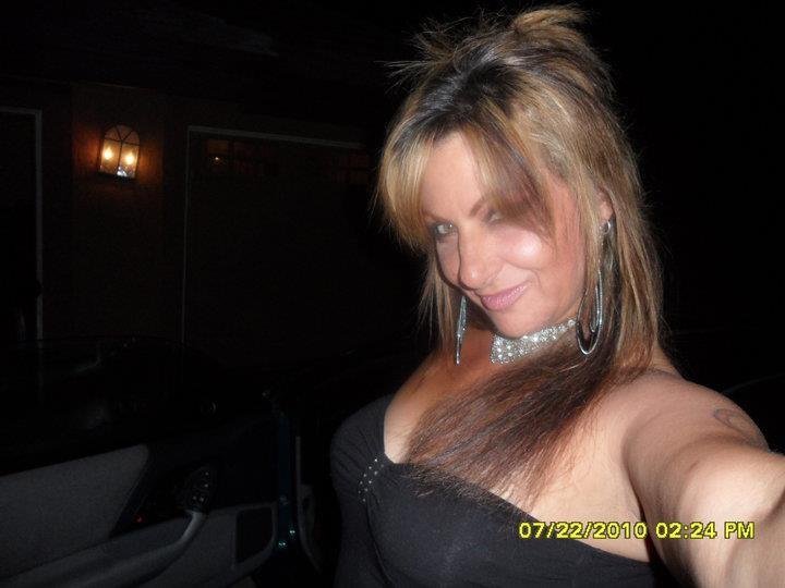 Rose Howell's album, Profile Pictures