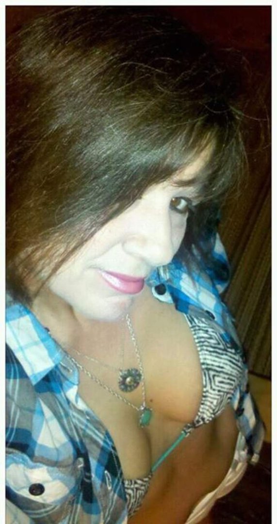 Beth weiand's album, Profile Pictures