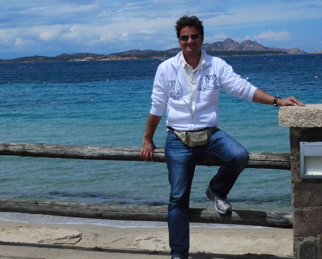 Robert Barta's album, Profile Pictures