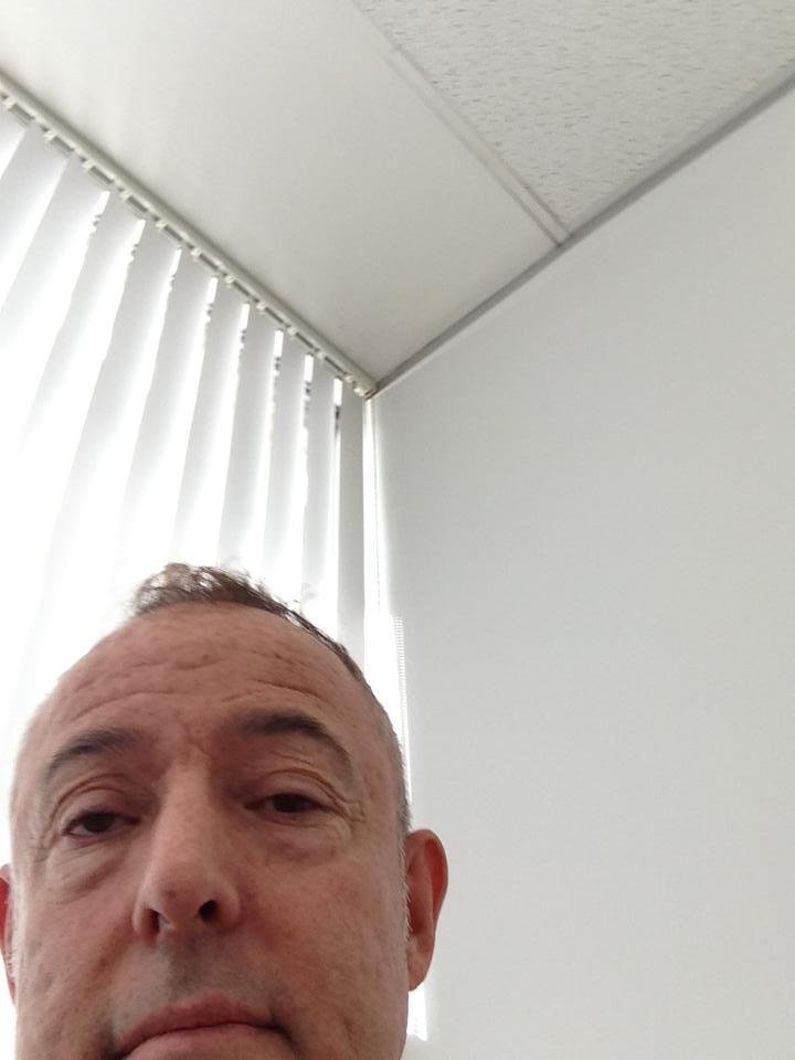Robert Magnet's album, Mobile Uploads