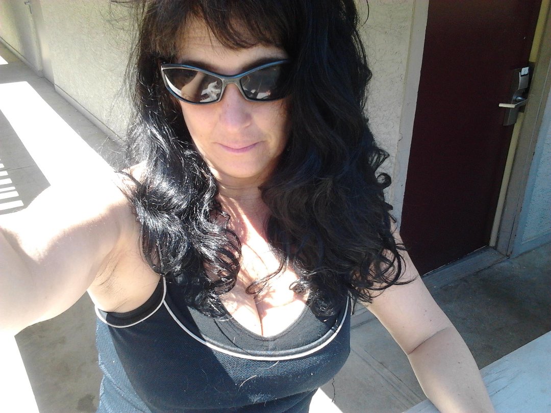 Robin Hewitt's album, Mobile Uploads