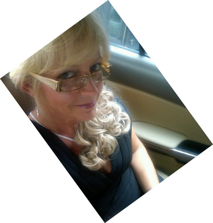 Constance Dolly's album, Profile Pictures