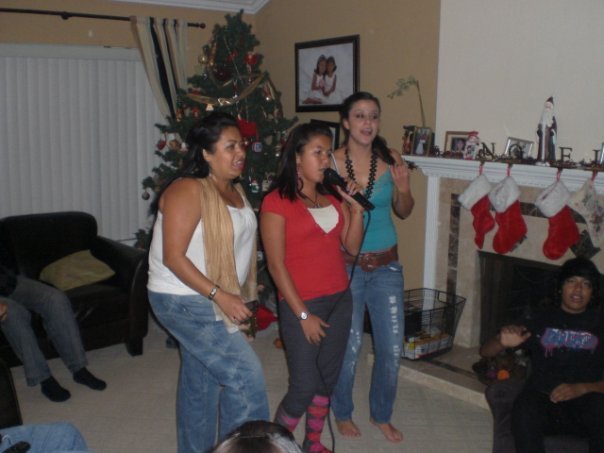 Luis Mier's album, New Years A Cantar!!