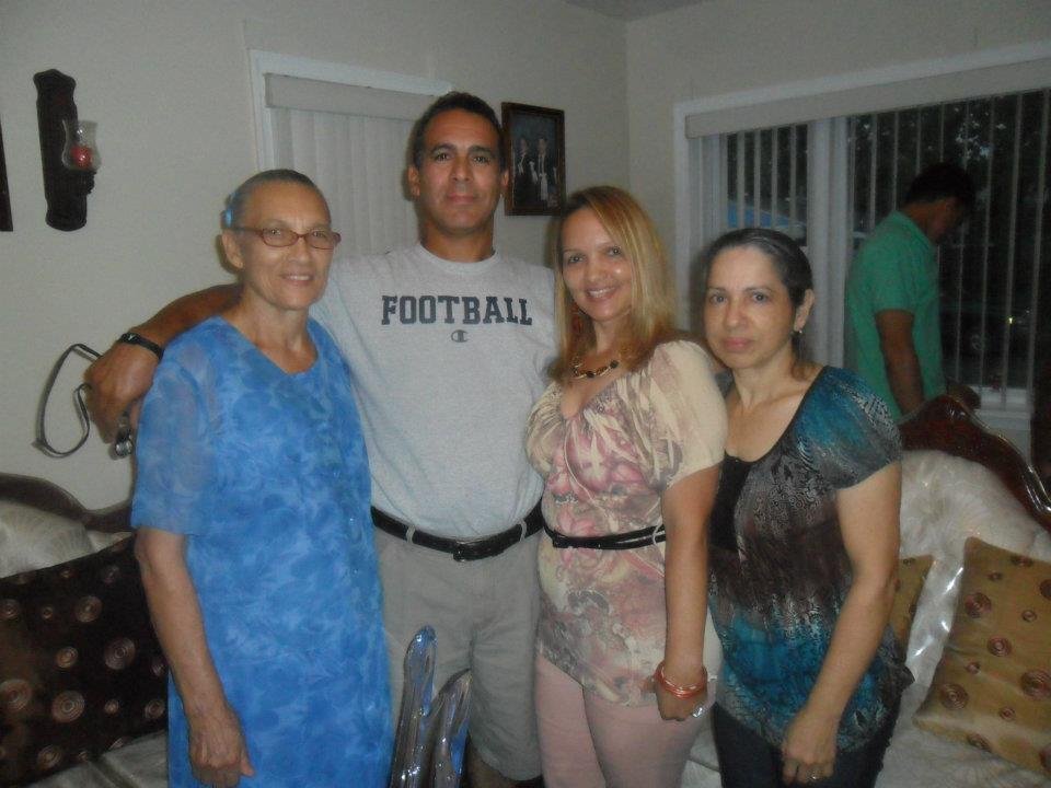 Yaniris Nunez's album, The Nunez 's Family