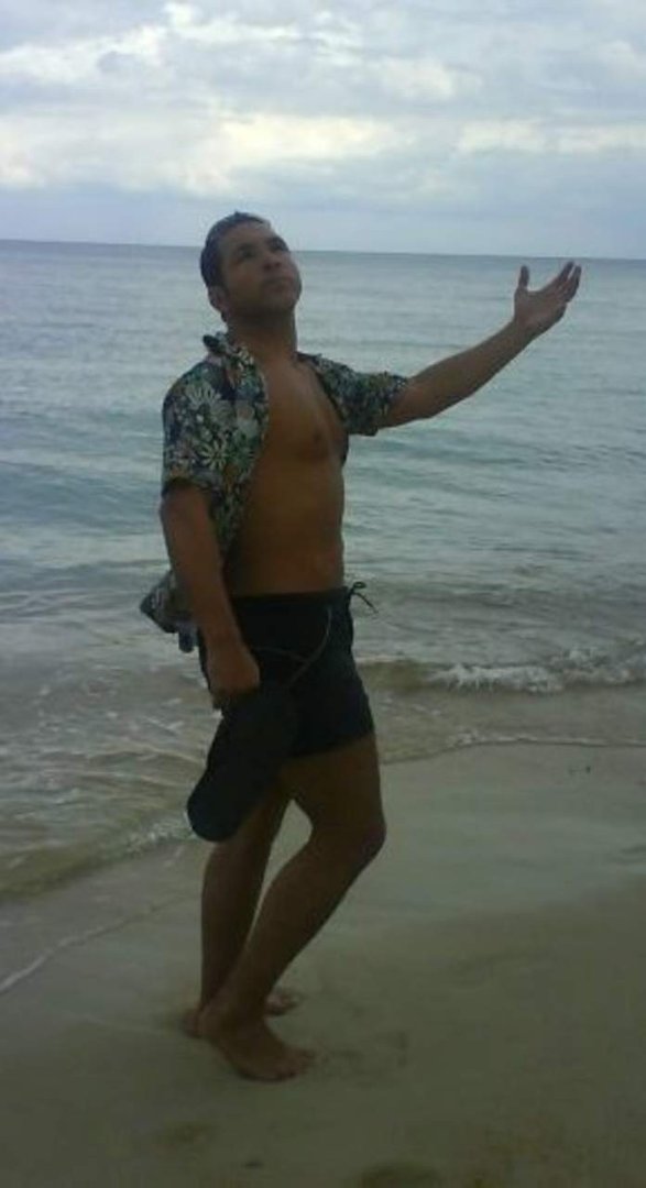 Daniel Moraga's album, Profile Pictures