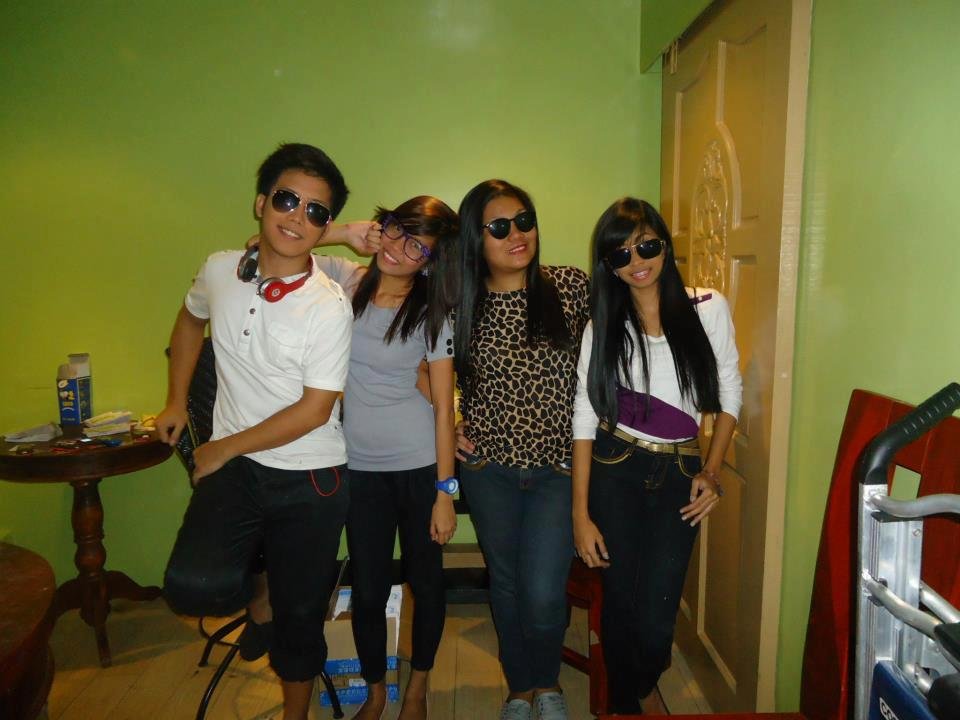John Robert Gascon's album, SMART @ V MOBILE AGENTS ON THE GO