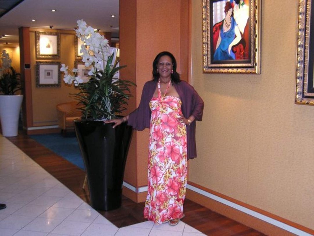 Sandra Taylor's album, Profile Pictures