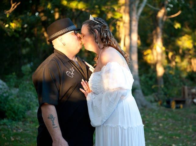 Sandy Sousa's album, Profile Pictures