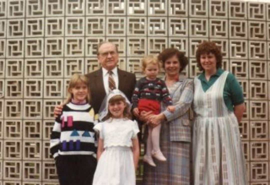 Laura Ark's Classmates profile album
