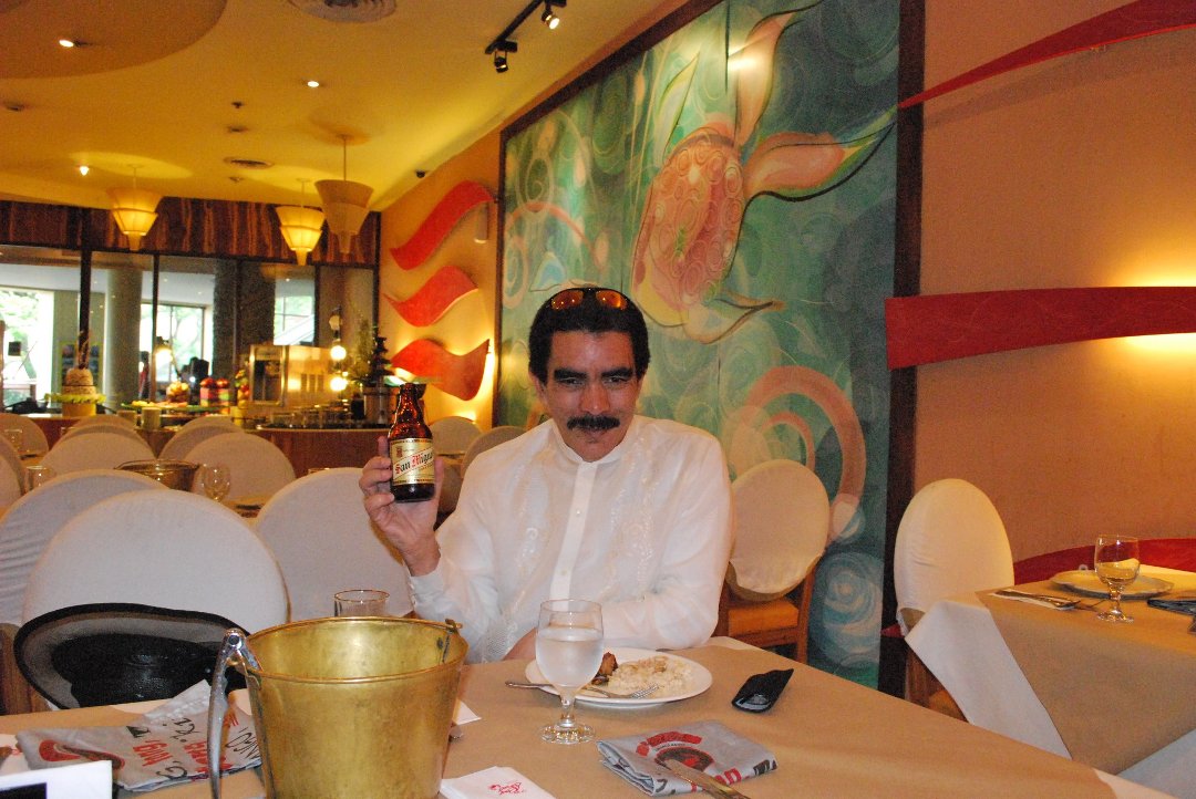 Gerardo Rivera's album, Profile Pictures