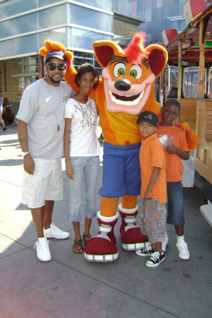 James Thomas' album, Shannon & Elija's trip to Cali