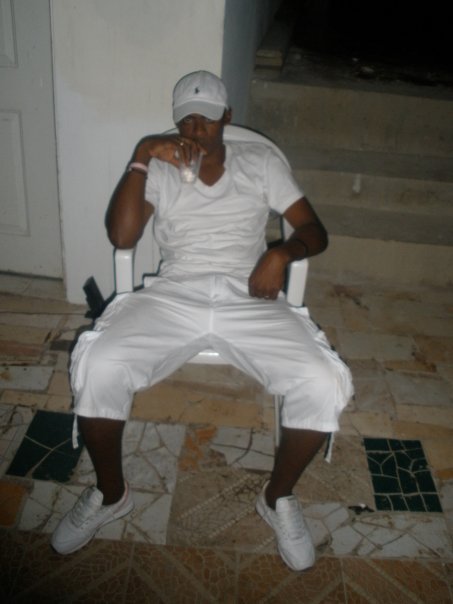 Dadrian Hibbert's album, Profile Pictures