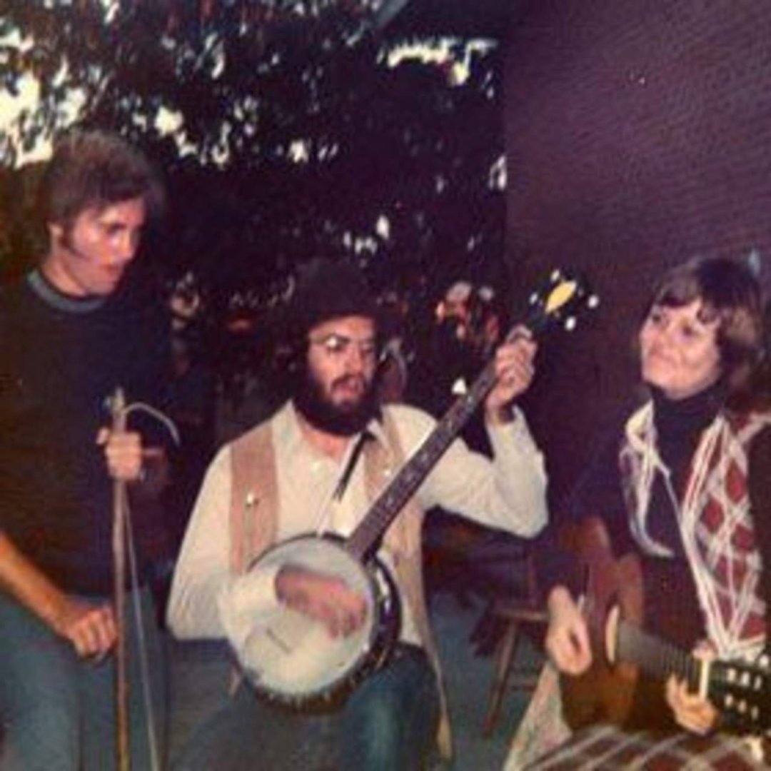 Thomas King's album, Profile Pictures
