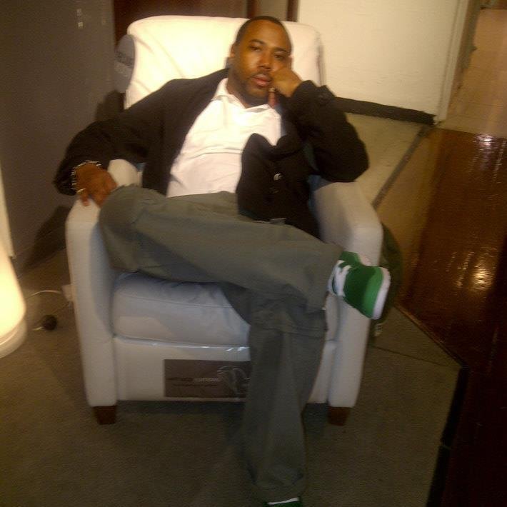 Mad Eeh's album, Profile Pictures