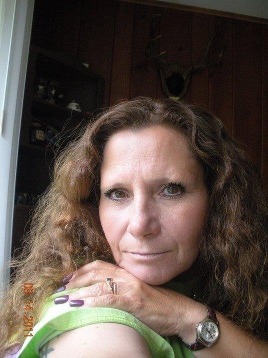 Robyn Holmes-eidem's album, Profile Pictures